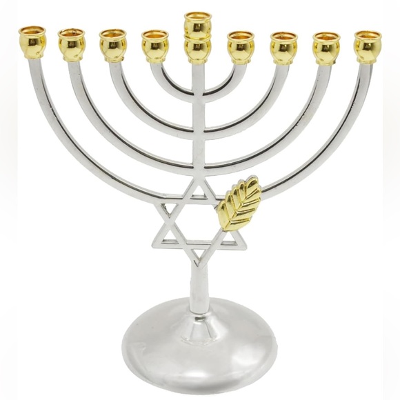 Traditional Star of David Hanukkah Menorah, Holds 9 Candles Jewish Heritage - Picture 1 of 3